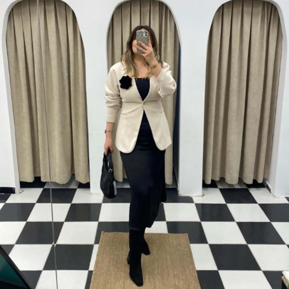 Gül Broşlu Kaşe Blazer Krem Ceket